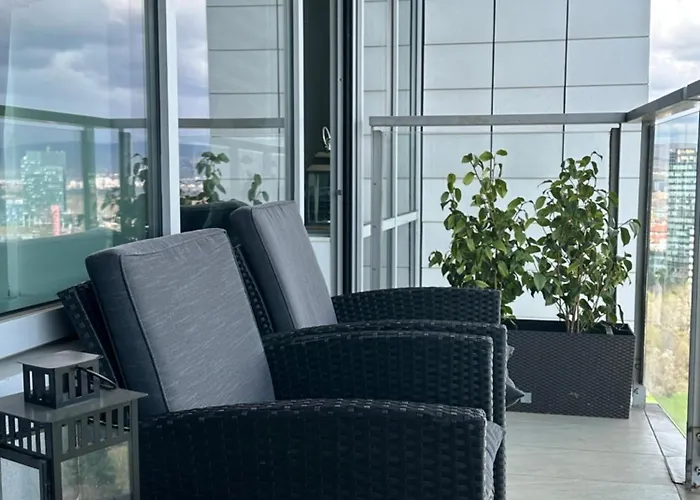 Comfy On The 20th Floor & Free Parking Apartment *